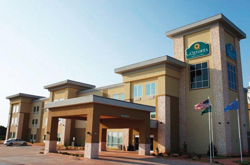 La Quinta By Wyndham Guthrie Hotel Exterior photo