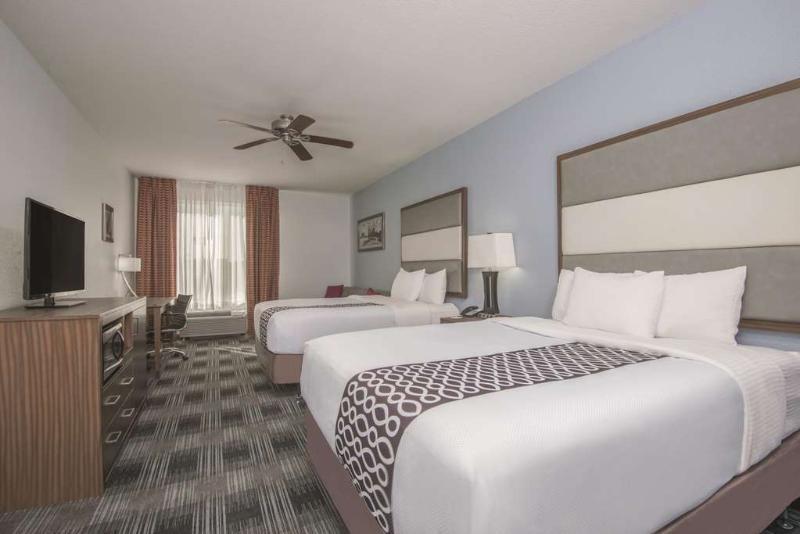 La Quinta By Wyndham Guthrie Hotel Exterior photo